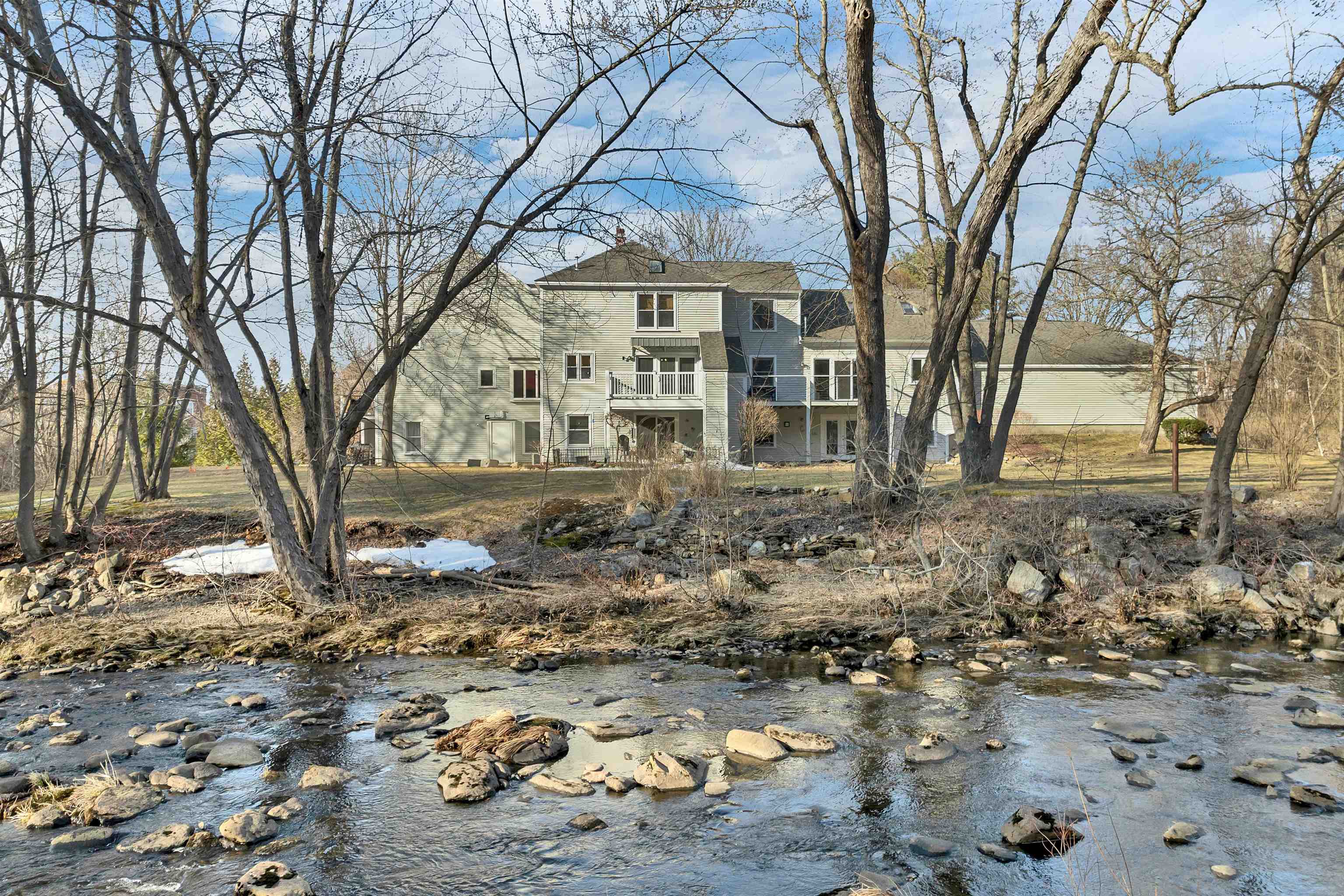 10 Mill Falls Road Pembroke, NH 03275 - Photo 13 of 60