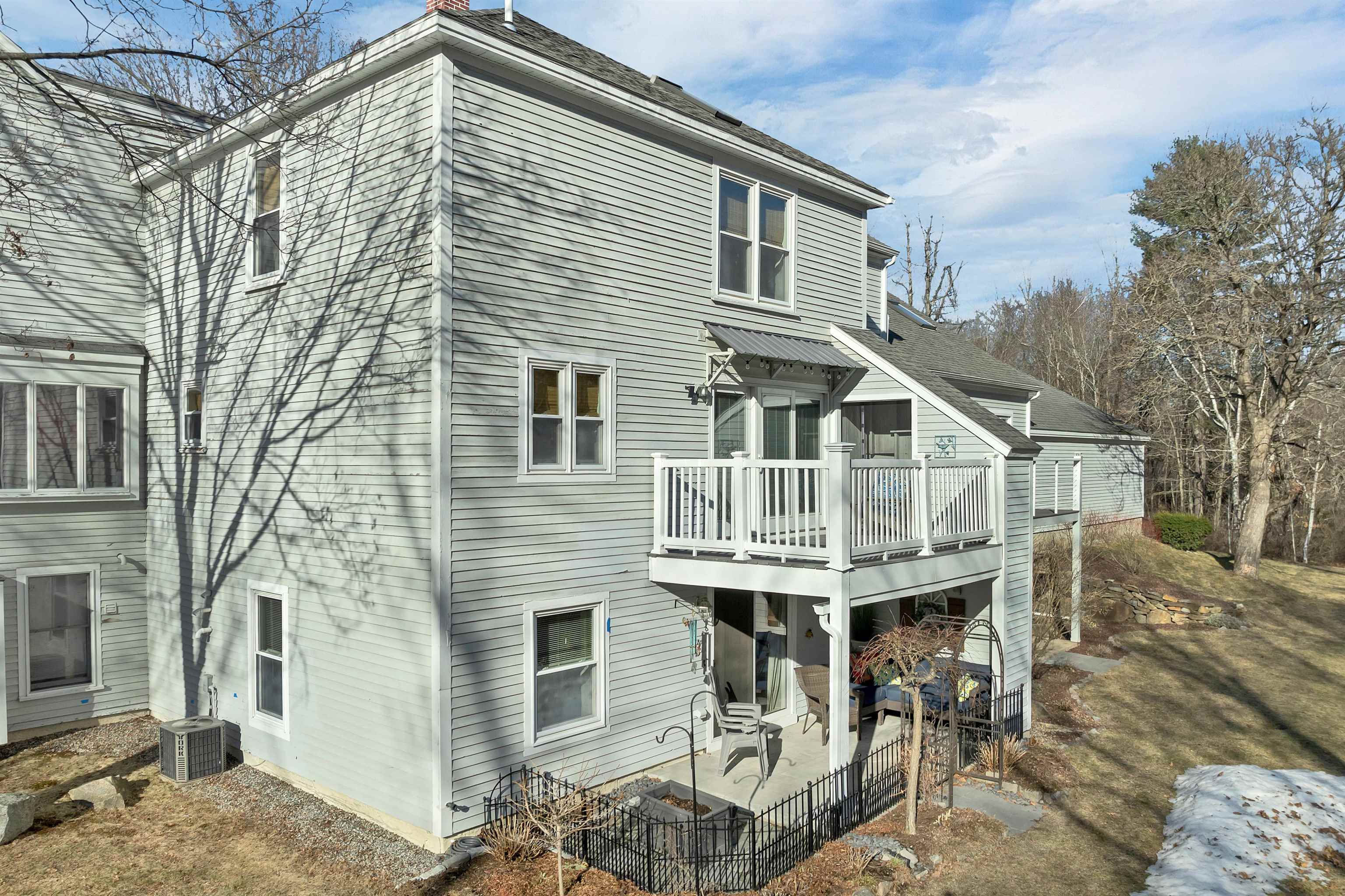 10 Mill Falls Road Pembroke, NH 03275 - Photo 6 of 60