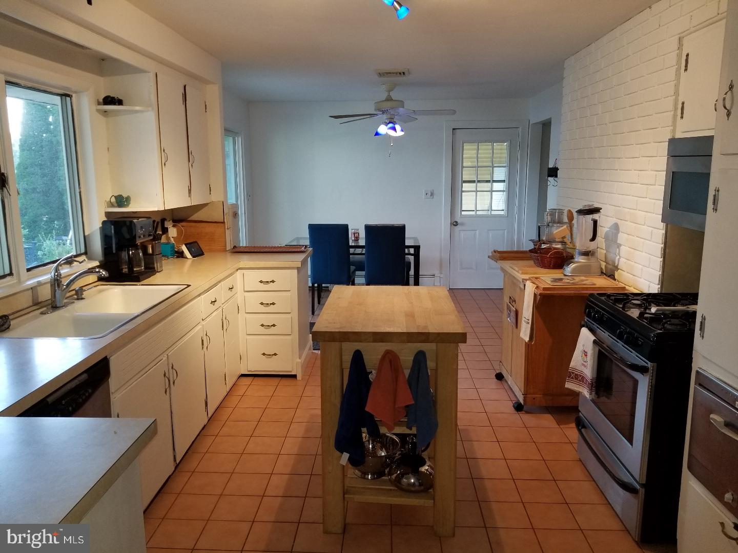 32 Federal City Road Ewing, NJ 08638 - Photo 8 of 29 Main Kitchen