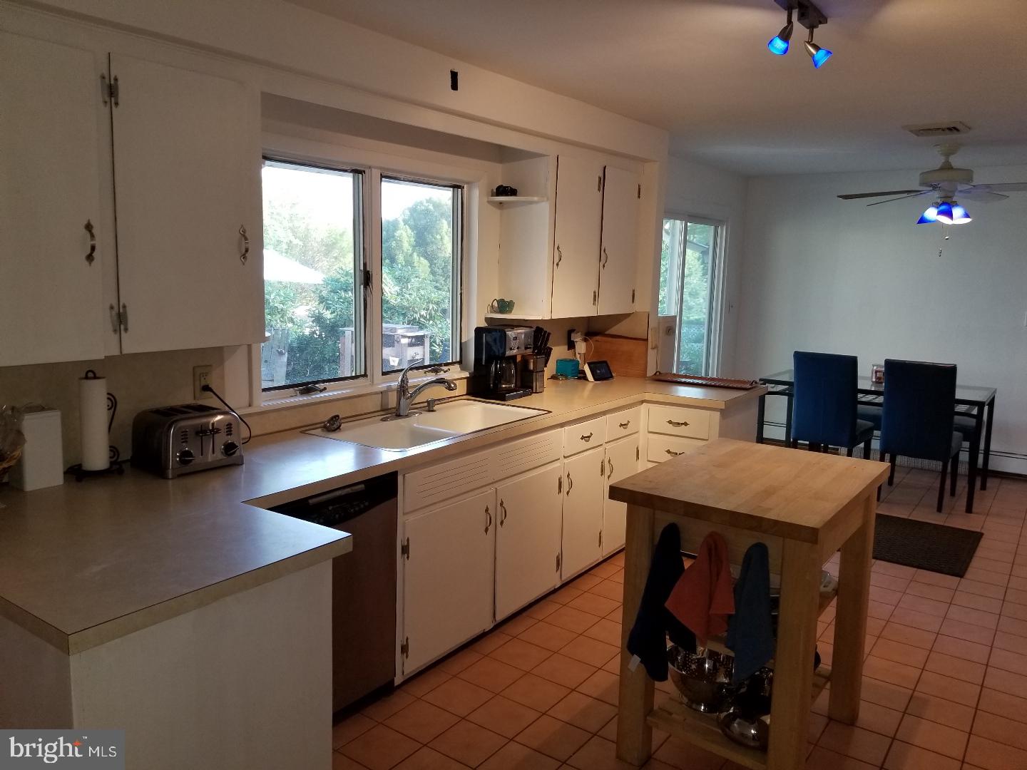 32 Federal City Road Ewing, NJ 08638 - Photo 10 of 29 Main Kitchen