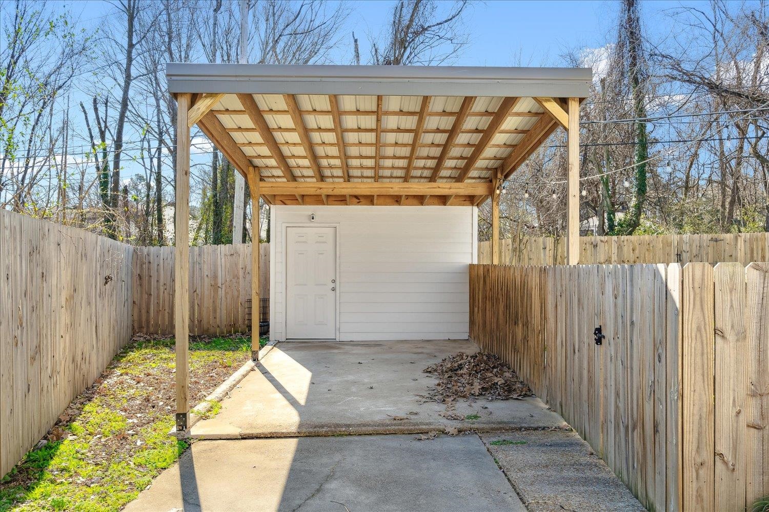 3901 Lytle Circle Memphis, TN 38122 - Photo 28 of 30 View of patio with a fenced backyard