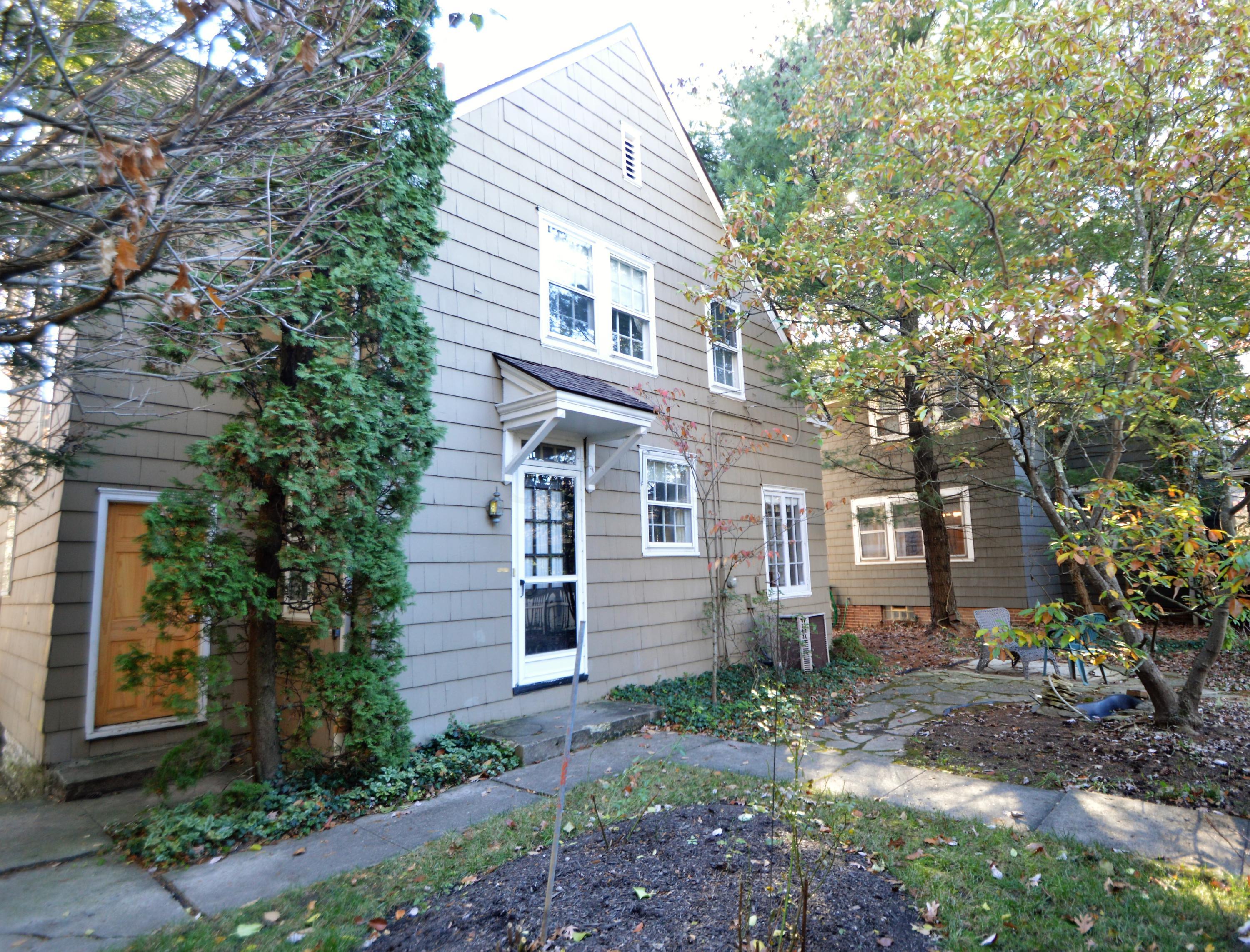 258 Walhalla Road Columbus, OH 43202 - Photo 2 of 26