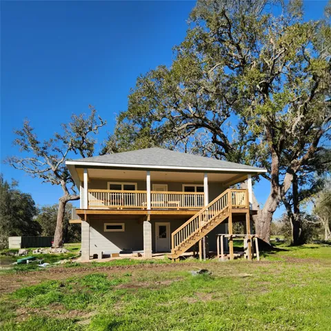 front view of house with a big yard