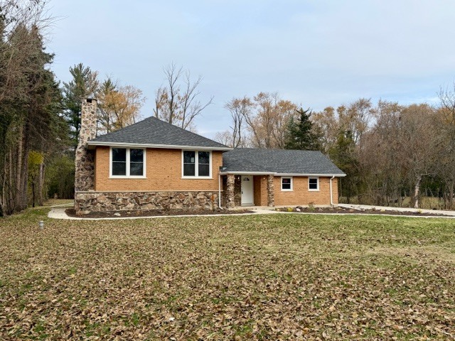 22W070 Byron Avenue Addison, IL 60101 - Photo 2 of 44 Gallery Image 2