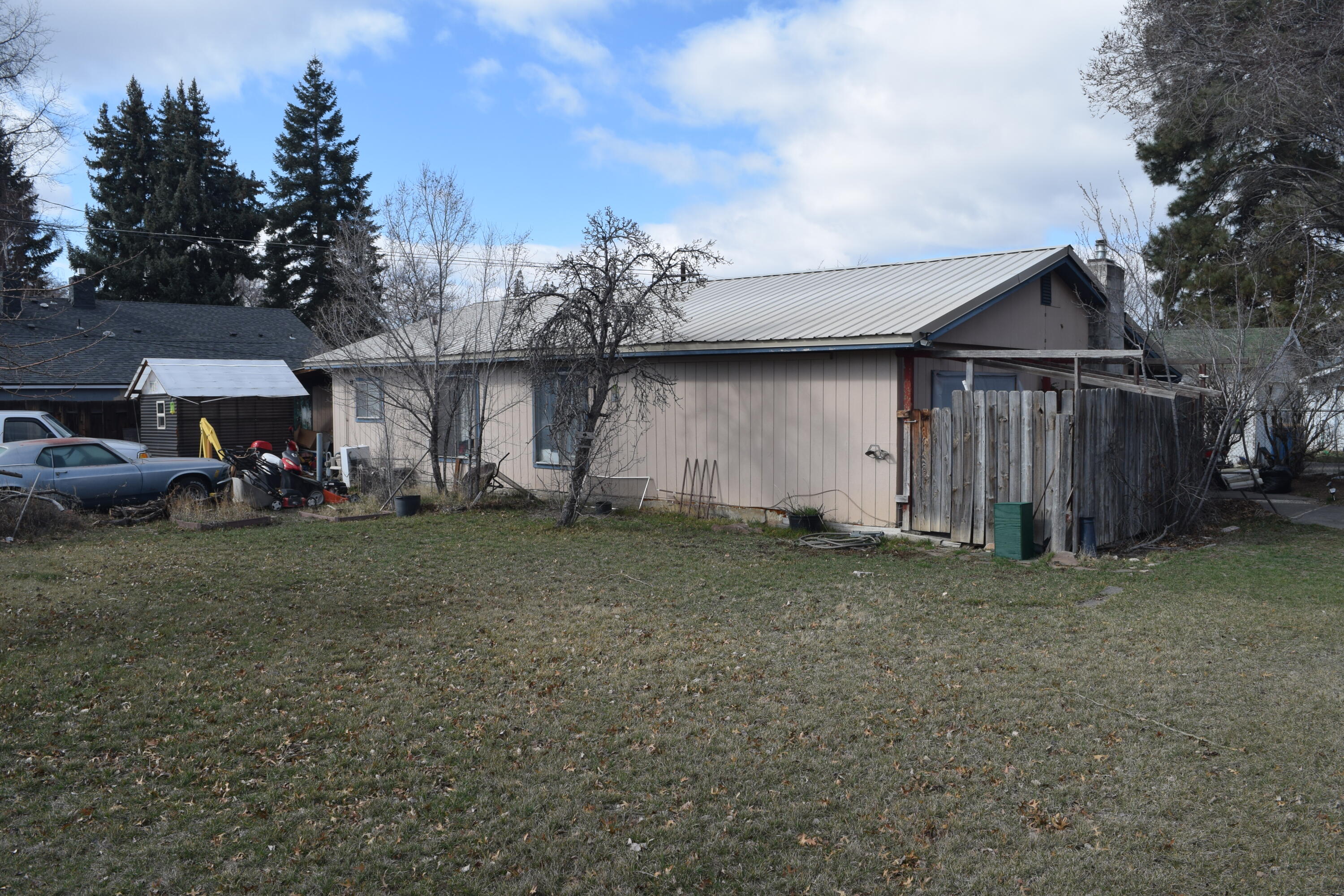 553 Southwest 12th Street Redmond, OR 97756 - Photo 2 of 2 DSC_0328