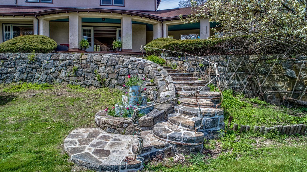 20 Souther Road Gloucester, MA 01930 - Photo 2 of 26