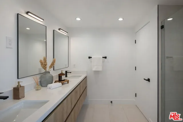 $9,000 | 2001 1/2 West Bellevue Avenue, Los Angeles, CA 90026