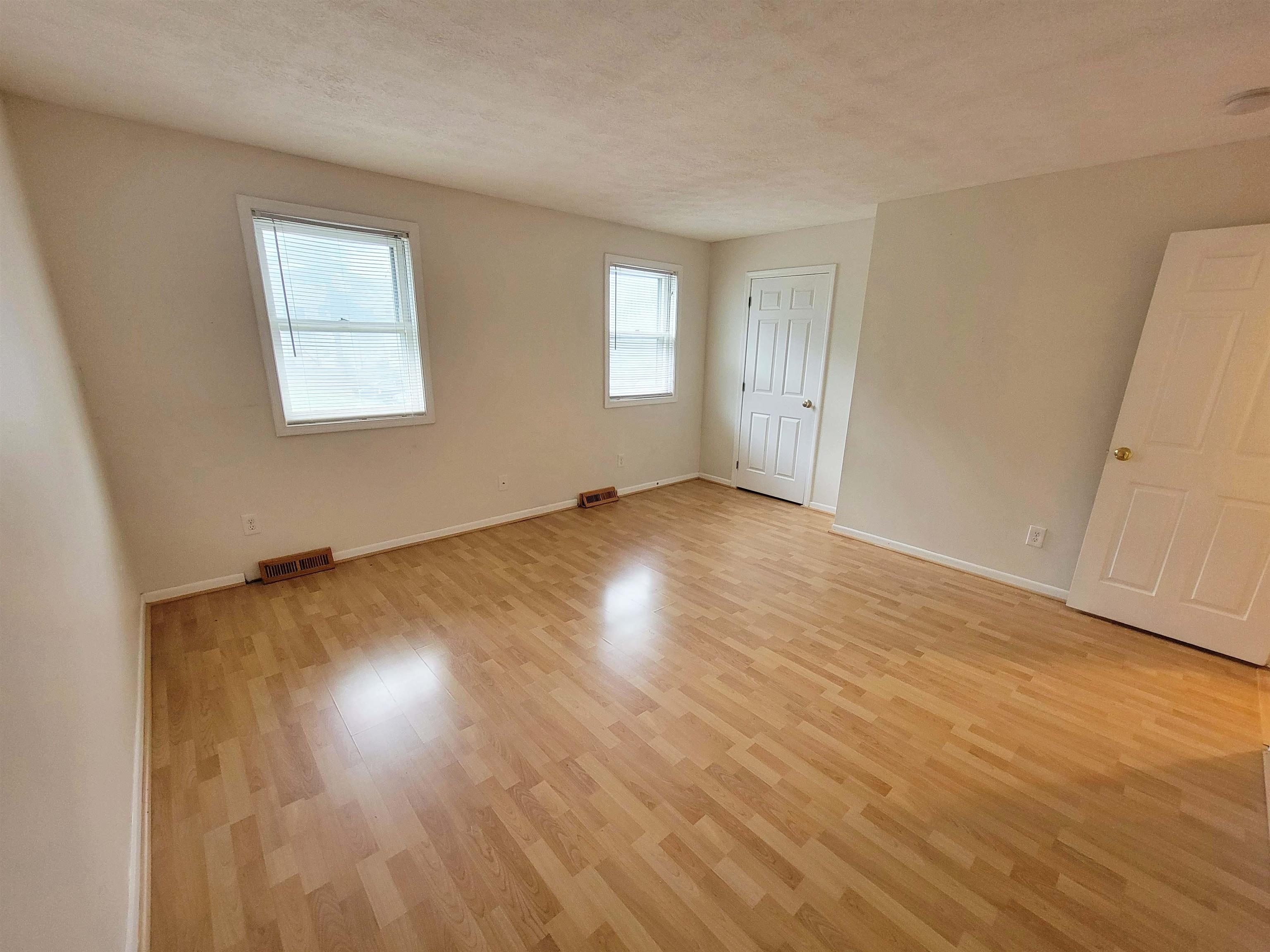 286 Winding Pond Road Londonderry, NH 03053 - Photo 13 of 33 Gallery Image 13