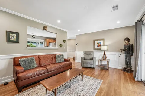 $689,000 | 1295 Marian Way, Petaluma, CA 94954