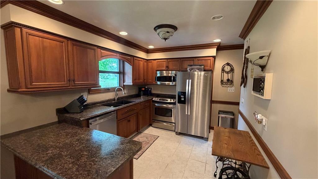195 Donald Road Hermitage, PA 16148 - Photo 8 of 44