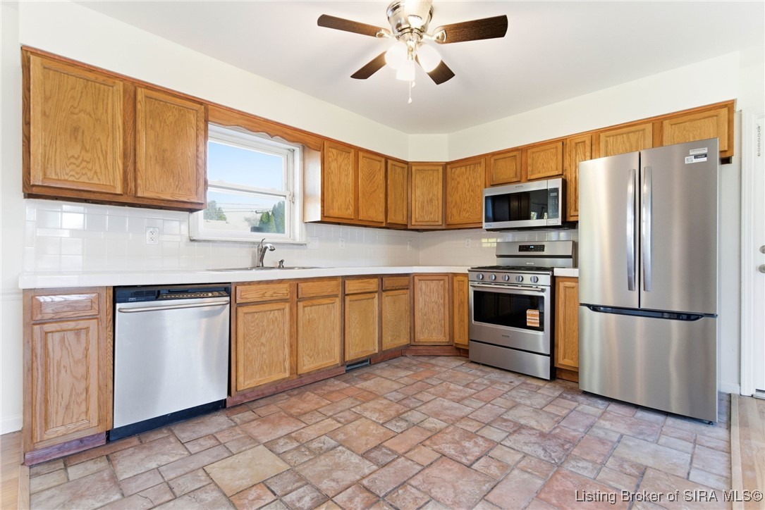 407 Hemlock Road Jeffersonville, IN 47130 - Photo 11 of 38