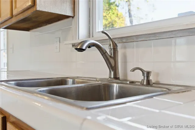 $294,900 | 407 Hemlock Road, Jeffersonville, IN 47130