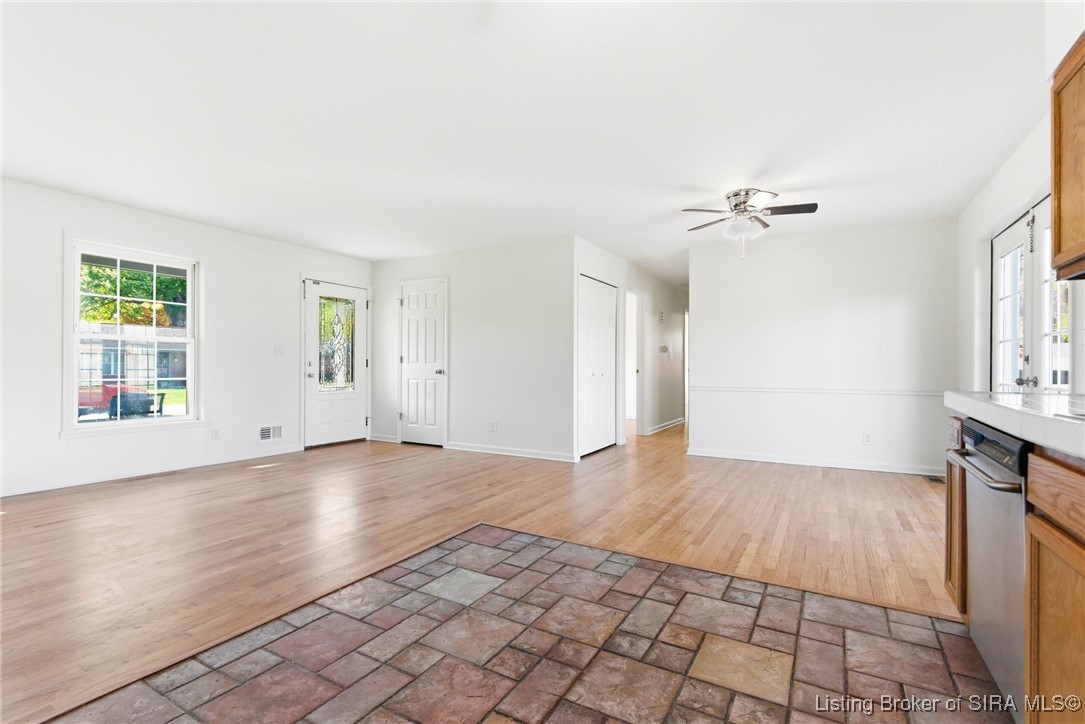 407 Hemlock Road Jeffersonville, IN 47130 - Photo 13 of 38