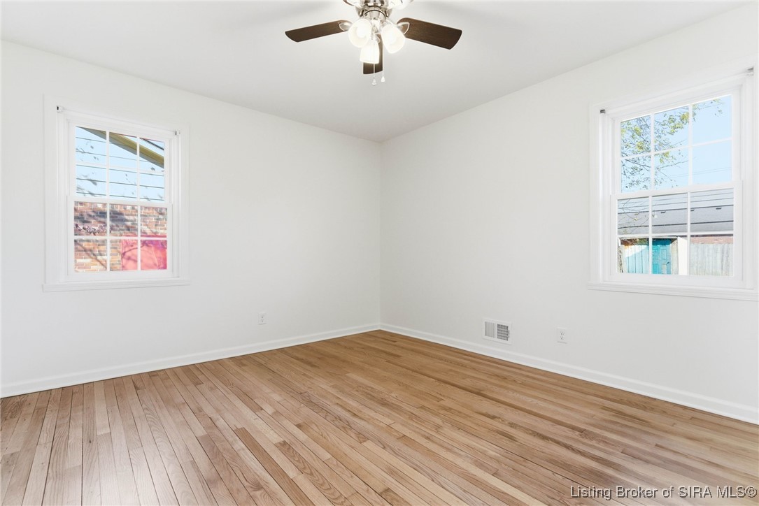 407 Hemlock Road Jeffersonville, IN 47130 - Photo 23 of 38