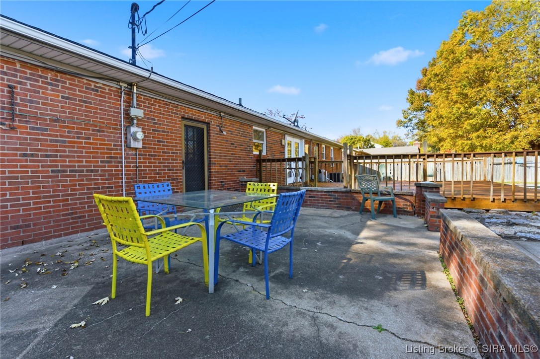 407 Hemlock Road Jeffersonville, IN 47130 - Photo 27 of 38