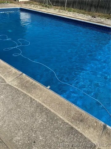 $294,900 | 407 Hemlock Road, Jeffersonville, IN 47130