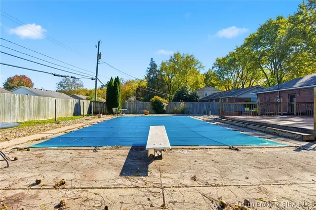 $294,900 | 407 Hemlock Road, Jeffersonville, IN 47130