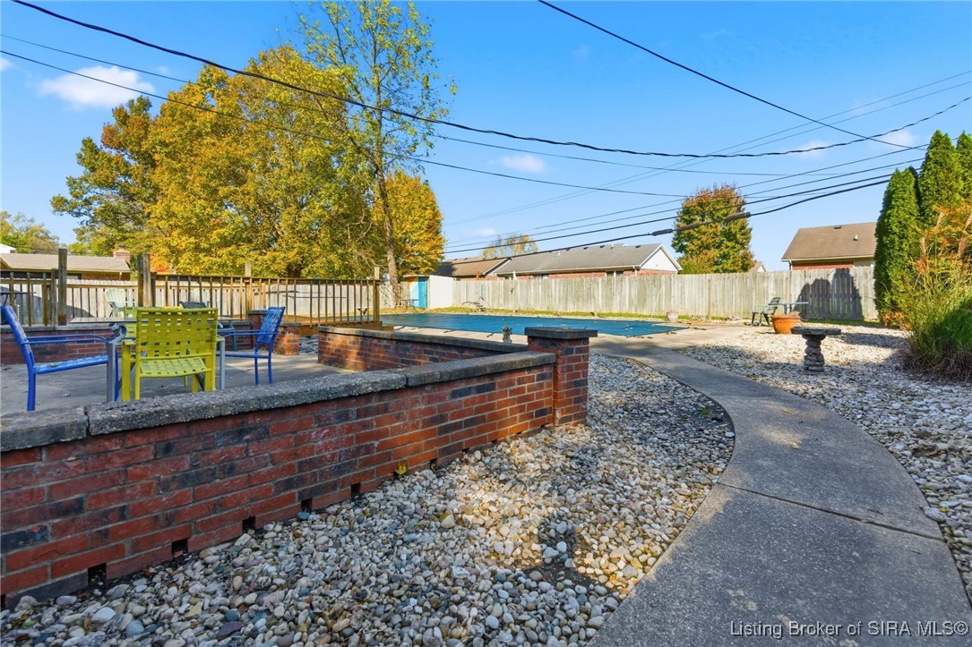 407 Hemlock Road Jeffersonville, IN 47130 - Photo 37 of 38