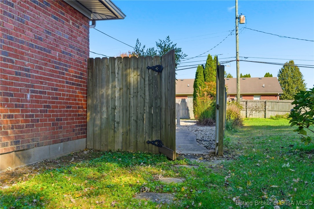 407 Hemlock Road Jeffersonville, IN 47130 - Photo 38 of 38