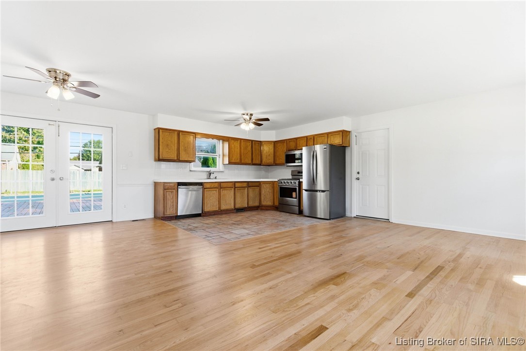 407 Hemlock Road Jeffersonville, IN 47130 - Photo 6 of 38