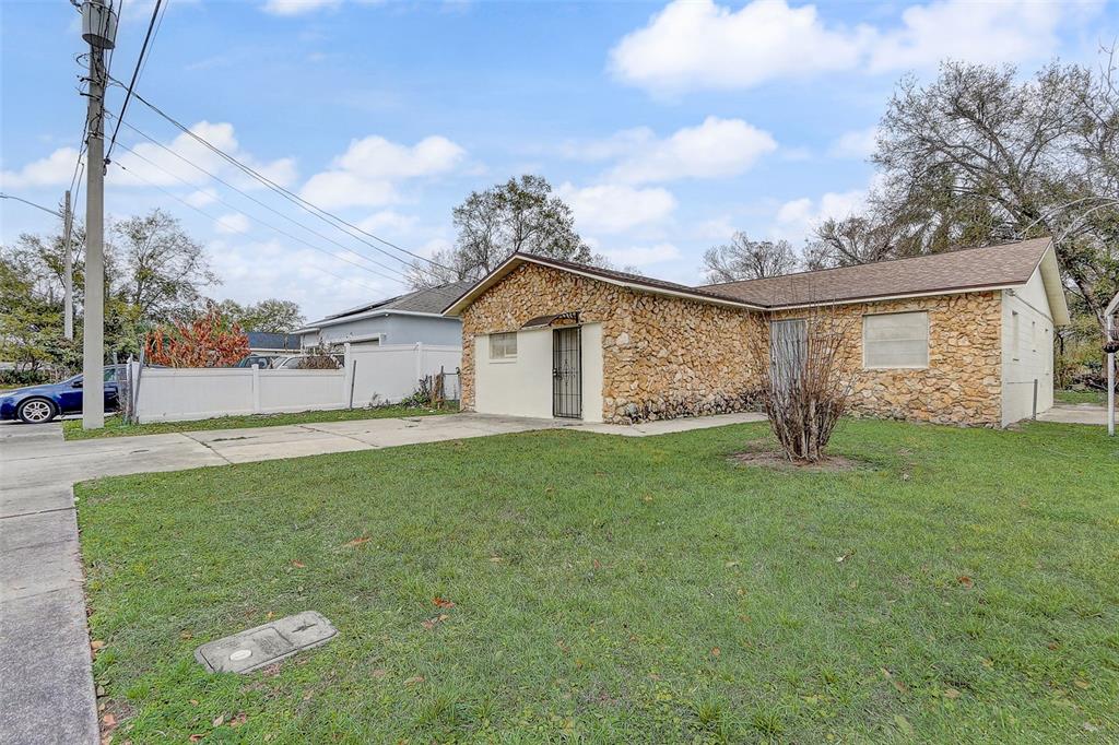 4645 Conley Street Orlando, FL 32811 - Photo 2 of 27