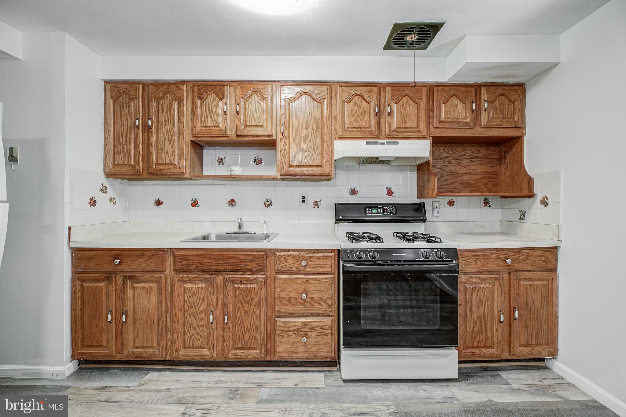 5268 Darien Road Baltimore, MD 21206 - Photo 14 of 36 Gallery Image 14