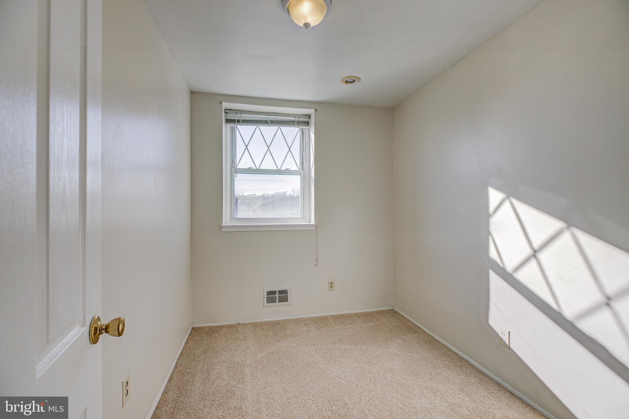 5268 Darien Road Baltimore, MD 21206 - Photo 23 of 36 Gallery Image 23