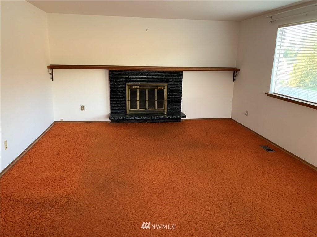 5404 West Highland Road Everett, WA 98203 - Photo 2 of 17