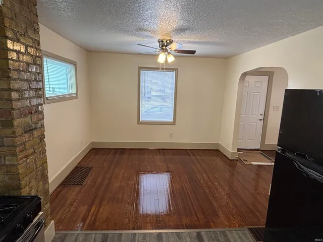 $154,000 | 450 East Wildwood Avenue, Fort Wayne, IN 46806