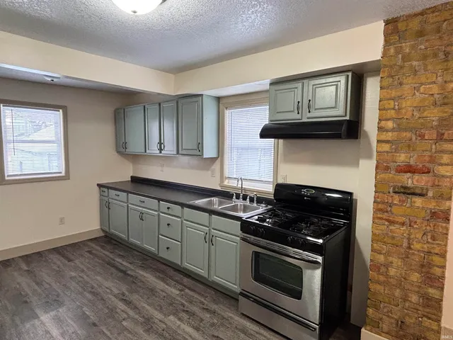 $154,000 | 450 East Wildwood Avenue, Fort Wayne, IN 46806