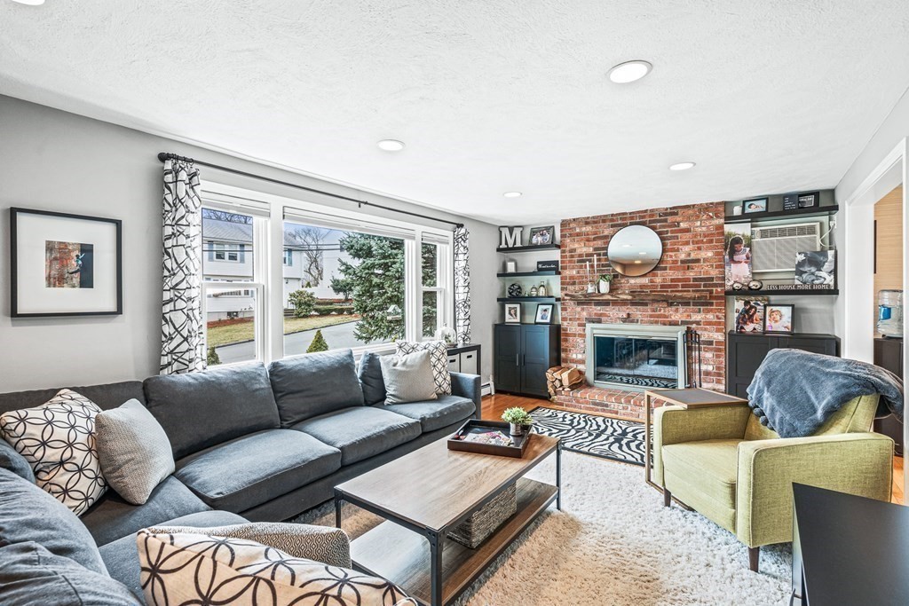 130 Westgate Road Waltham, MA 02453 - Photo 2 of 18