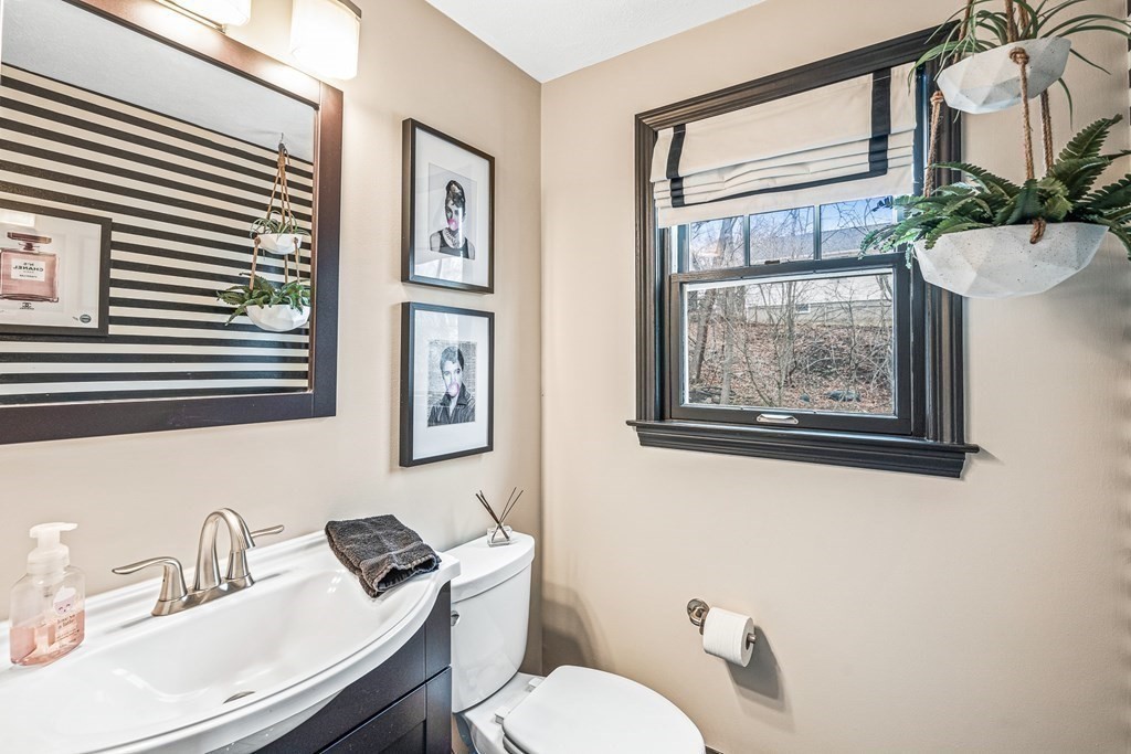 130 Westgate Road Waltham, MA 02453 - Photo 7 of 18
