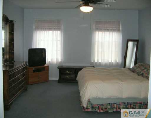 14 Lexington Road Monmouth Junction, NJ 08852 - Photo 5 of 6 Gallery Image 5