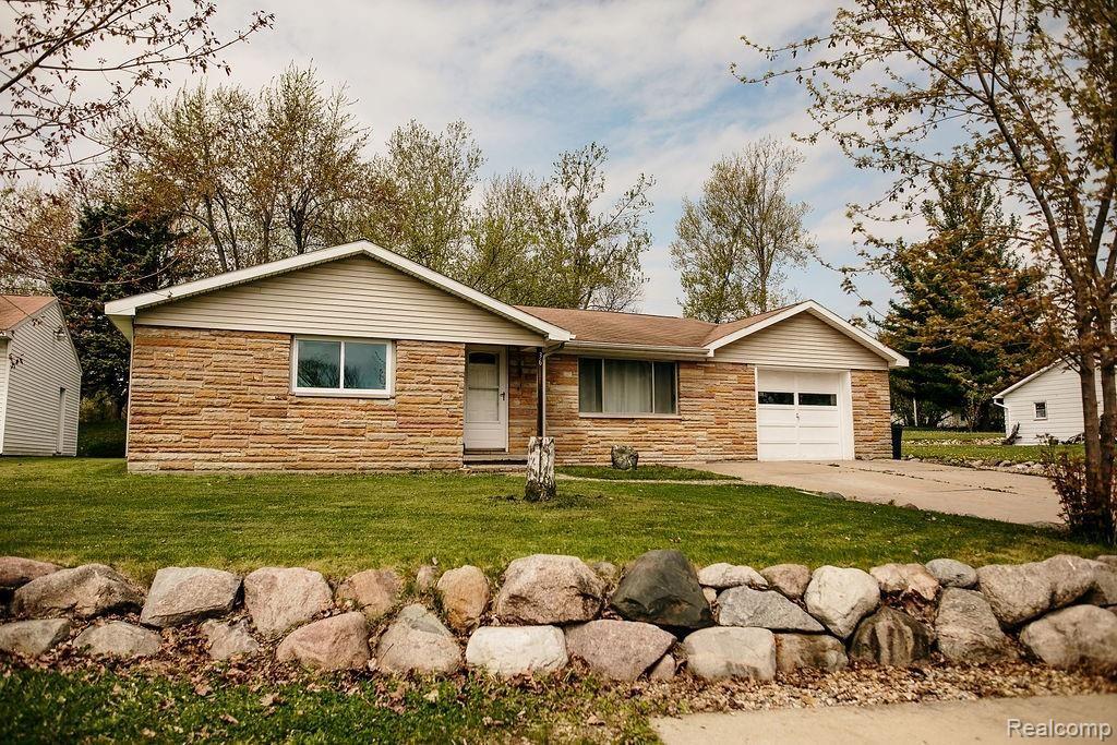 36 South Hayes Road Lapeer, MI 48446 - Photo 1 of 21