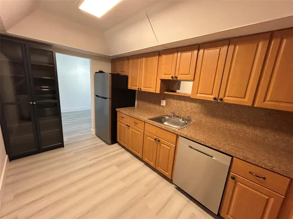 $2,250 | 405 North Ocean Boulevard, Unit 527, Pompano Beach, FL 33062
