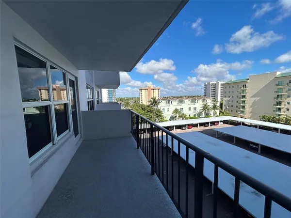 $2,250 | 405 North Ocean Boulevard, Unit 527, Pompano Beach, FL 33062