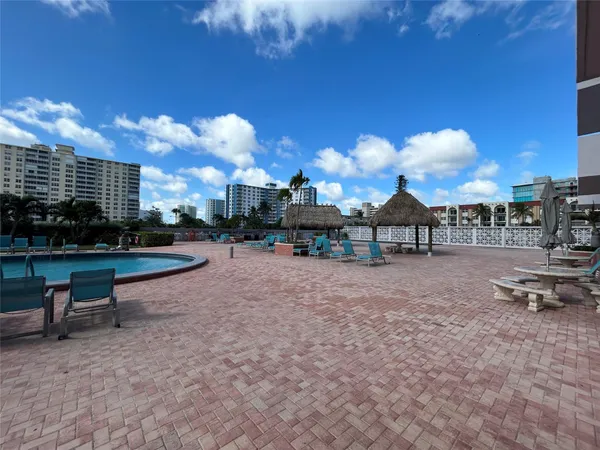 $2,250 | 405 North Ocean Boulevard, Unit 527, Pompano Beach, FL 33062
