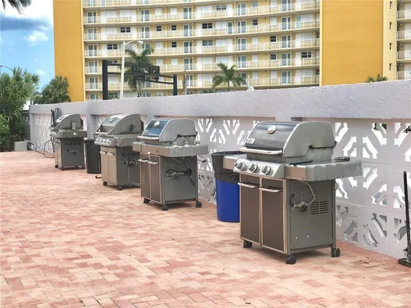 $2,250 | 405 North Ocean Boulevard, Unit 527, Pompano Beach, FL 33062