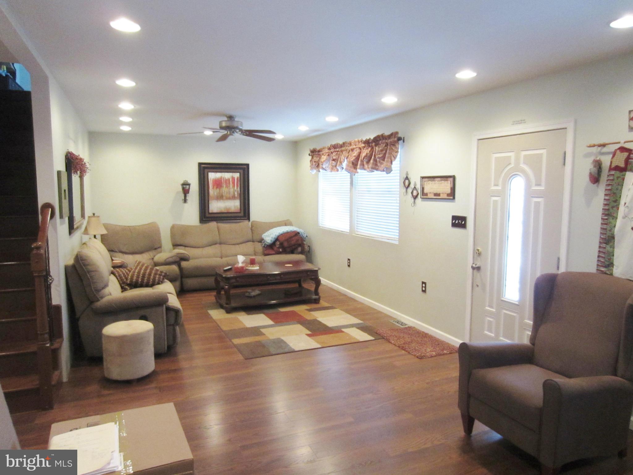 1512 Evergreen Road Severn, MD 21144 - Photo 3 of 27 Living Room