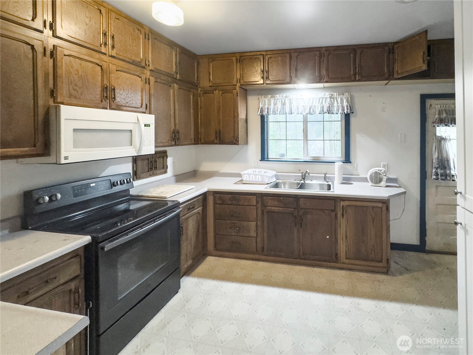 402 5th Street Index, WA 98256 - Photo 3 of 12 Gallery Image 3