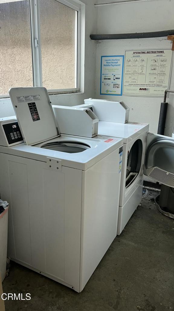 5215 Jefferson Square Oxnard, CA 93033 - Photo 11 of 12 a utility room with dryer and washer