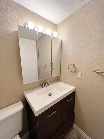 $2,050 | 907 South Bowen Road, Arlington, TX 76013