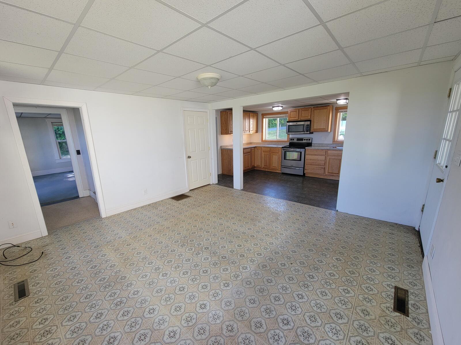 171 Magrath Road Wilton, ME 04294 - Photo 33 of 54 31-OH, Living Room-002