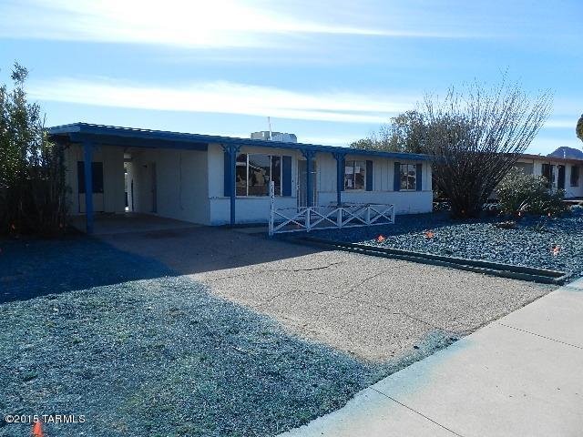 2007 West Saxony Road Tucson, AZ 85713 - Photo 2 of 25 a view of a house with a yard
