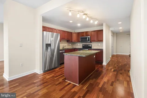 $549,000 | 901 North Penn Street, Unit F810, Philadelphia, PA 19123