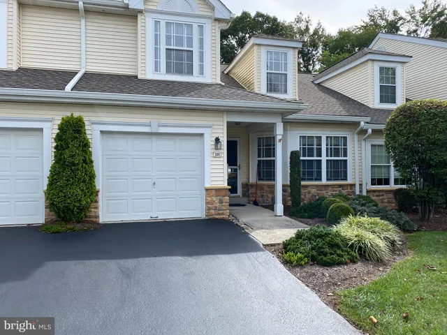 $405,000 | 120 Kingston Boulevard, Hamilton, NJ 08690
