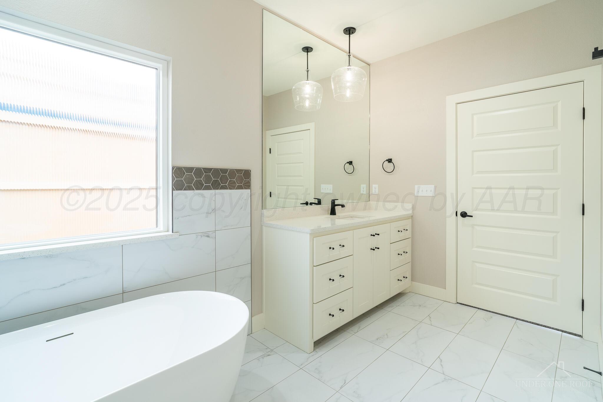 1207 Herring Ranch Road Amarillo, TX 79124 - Photo 40 of 68 Master Bath