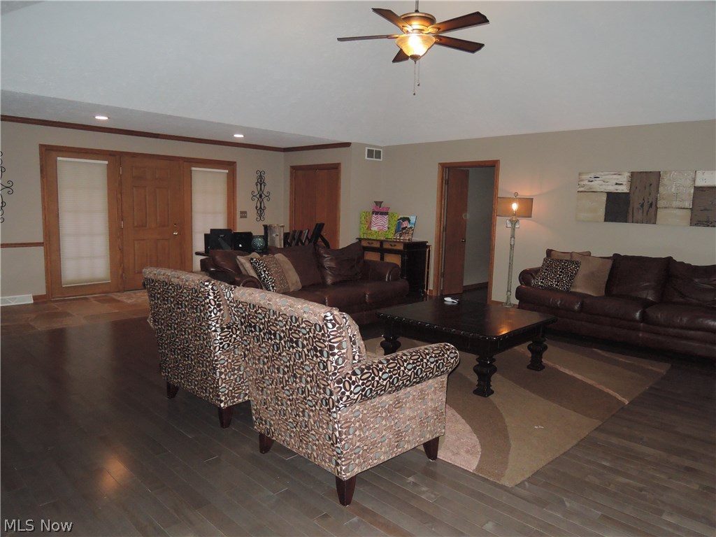 1244 Shields Road Youngstown, OH 44511 - Photo 2 of 33 Gallery Image 2