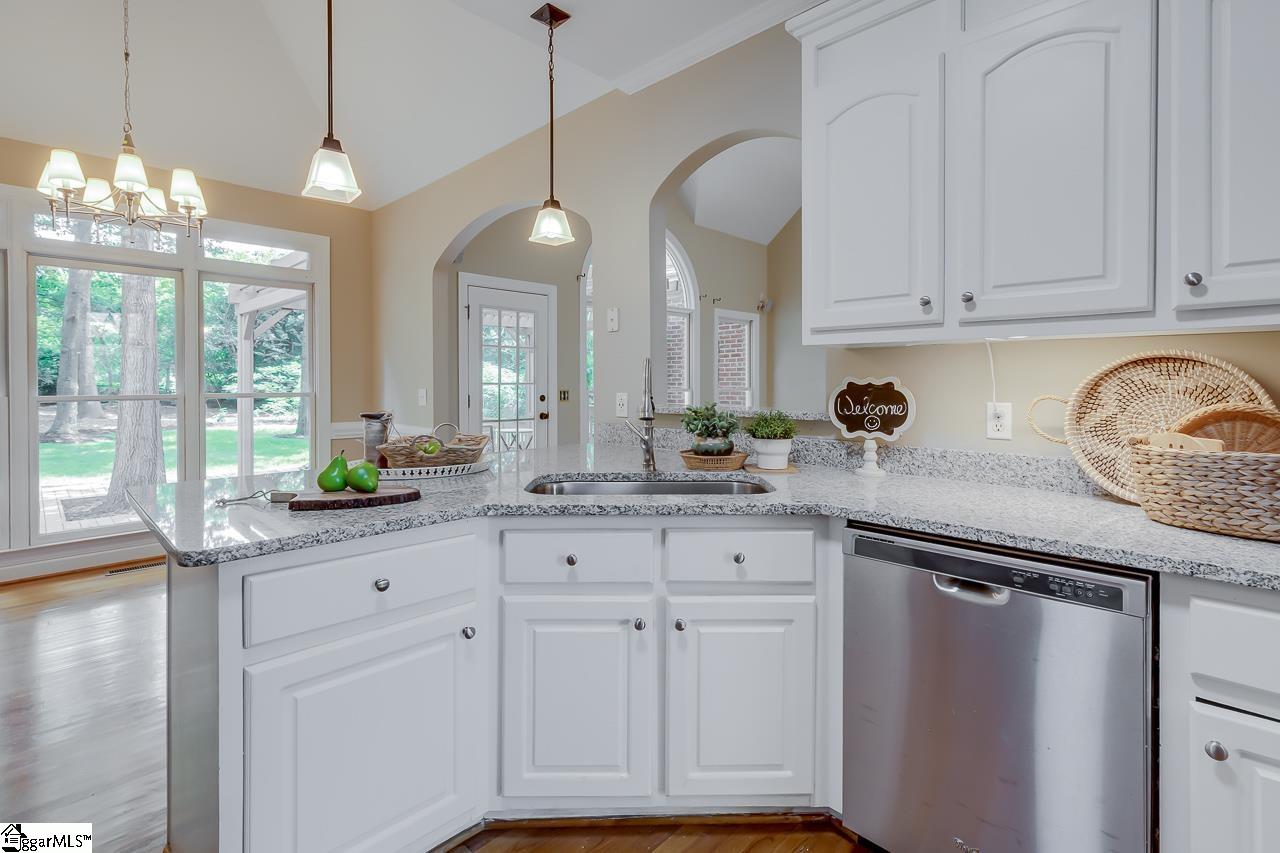 14 Springhaven Court Simpsonville, SC 29681 - Photo 11 of 36 Gallery Image 11