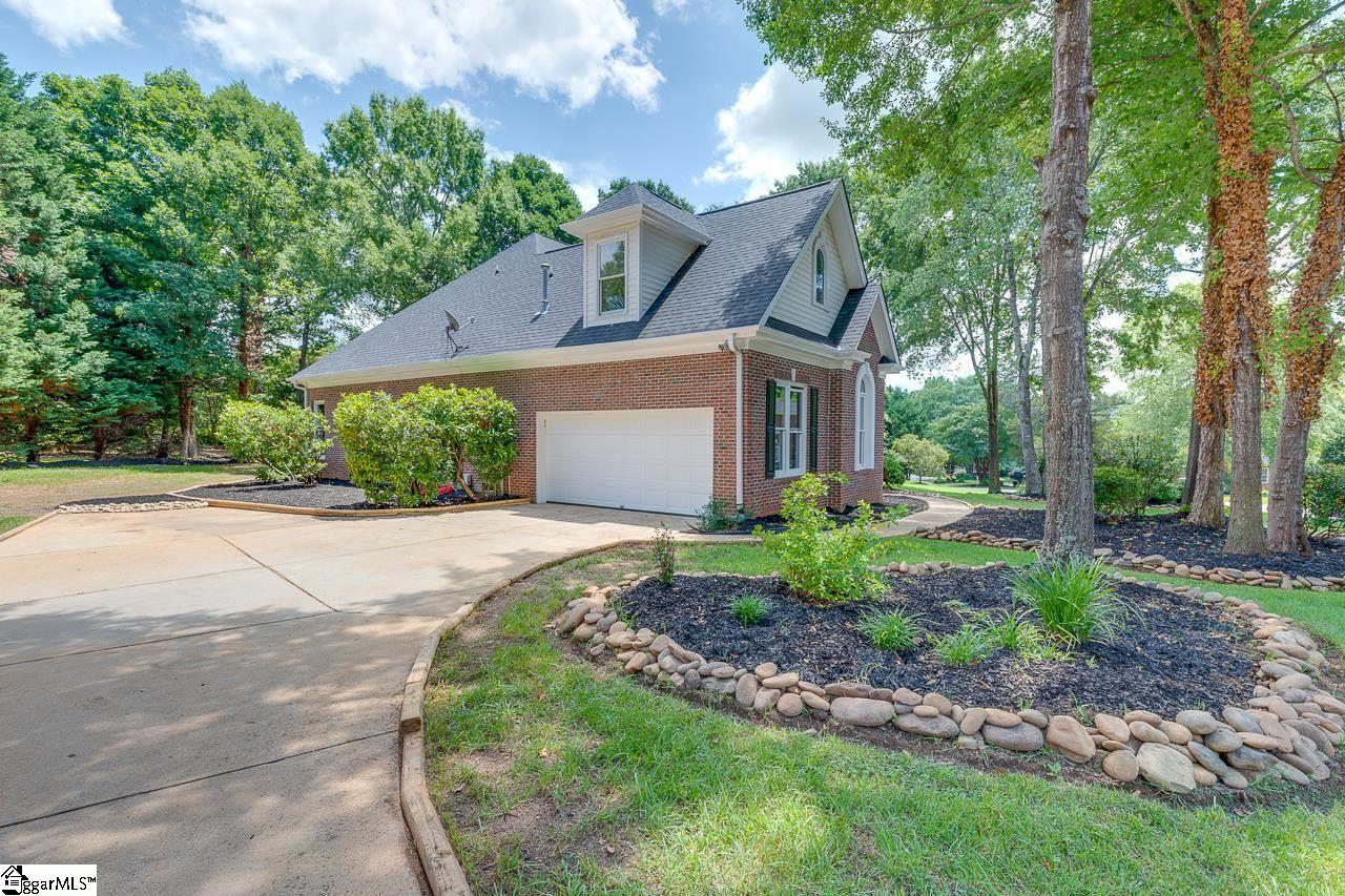 14 Springhaven Court Simpsonville, SC 29681 - Photo 3 of 36 Gallery Image 3